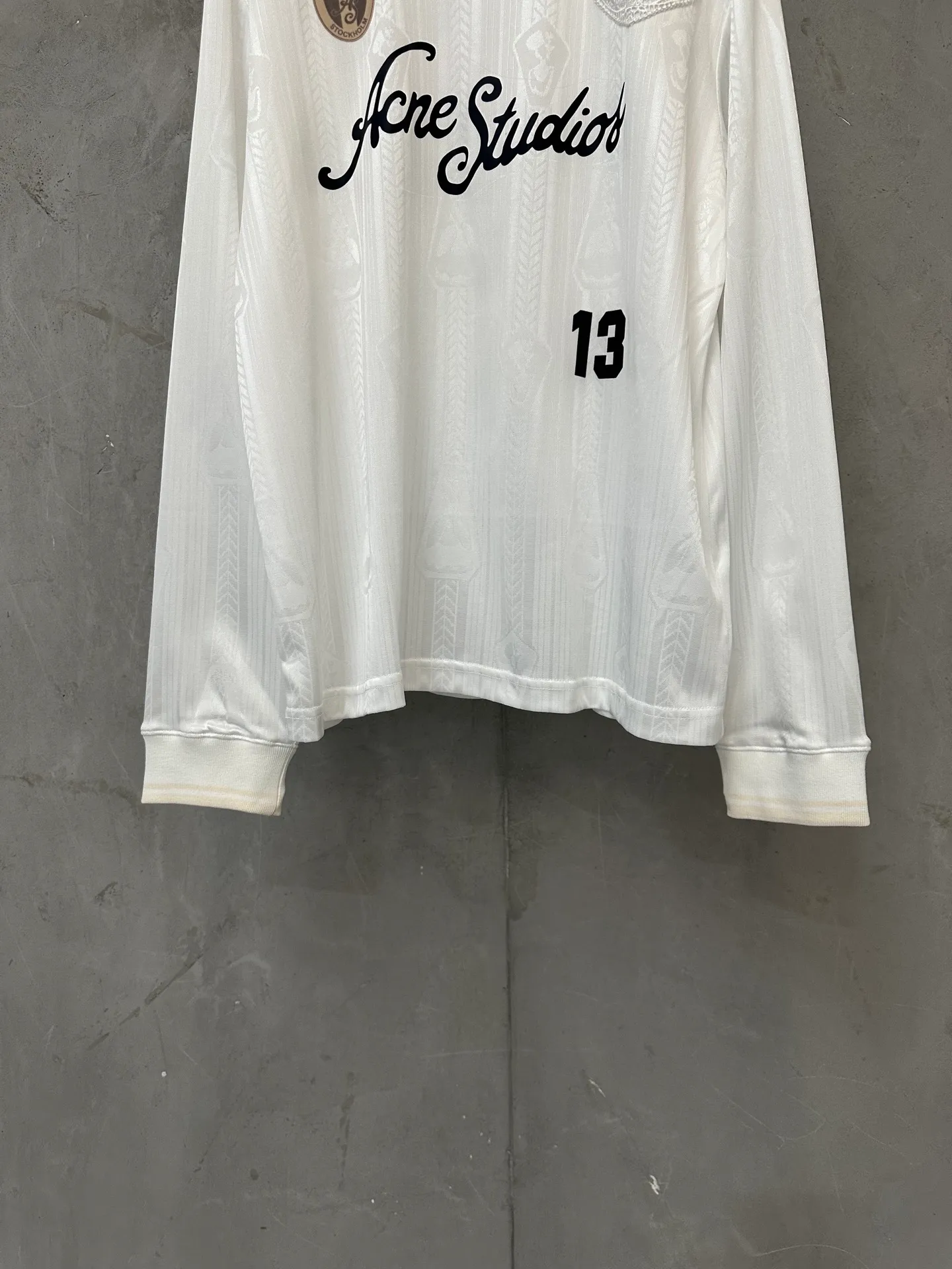 190 Acne Studios 26SS football jersey technical jacquard fabric logo long-sleeved jersey Fabric: Made of customized polyester fiber high count jacquard fabric 170g 100% cotton twill fabric g Customized hardware Thread Accessories Matching version Men's and women's Same Style Color: White Size: S M L XL